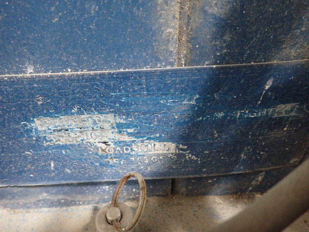 Up-right Inc Platform Lift