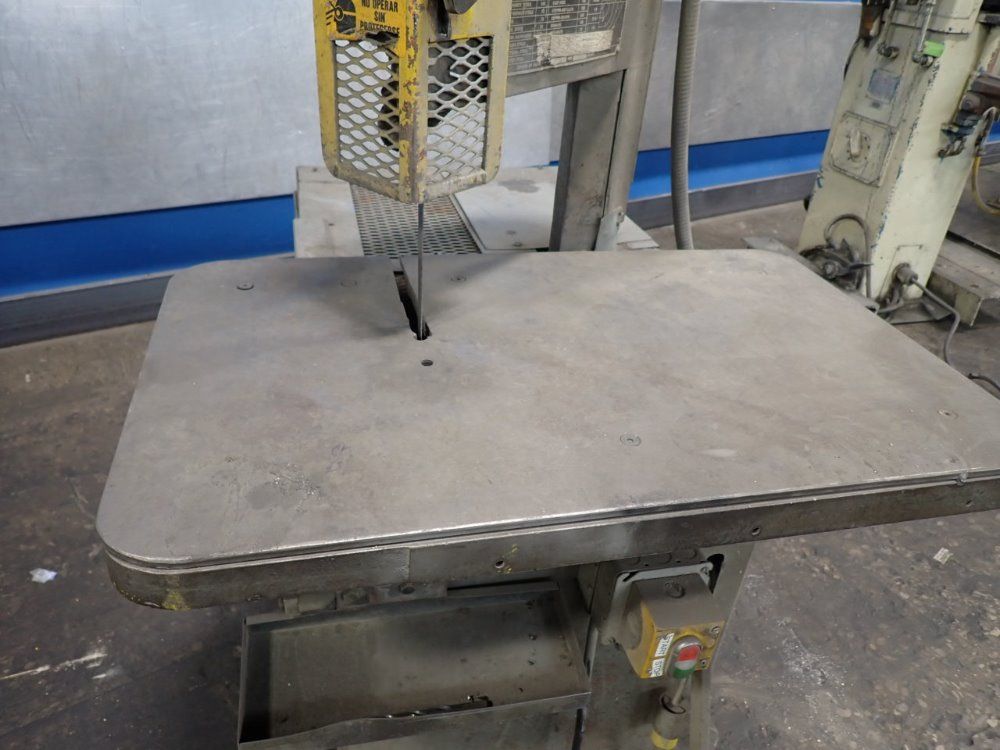 Roll-in Vertical Band Saw