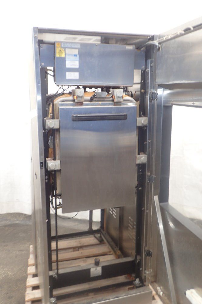 Getinge Castle Vacuum Steam Sterilizer