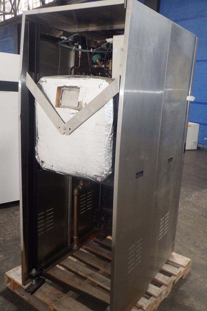 Getinge Castle Vacuum Steam Sterilizer