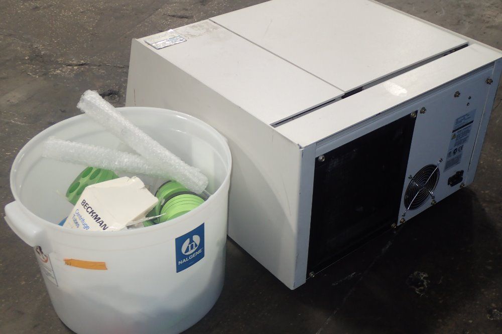 Beckamn Coulter Centrifuge