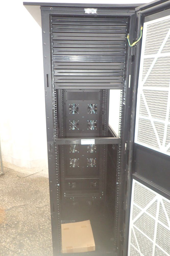 Tripp Lite Computer Servo Cabinet