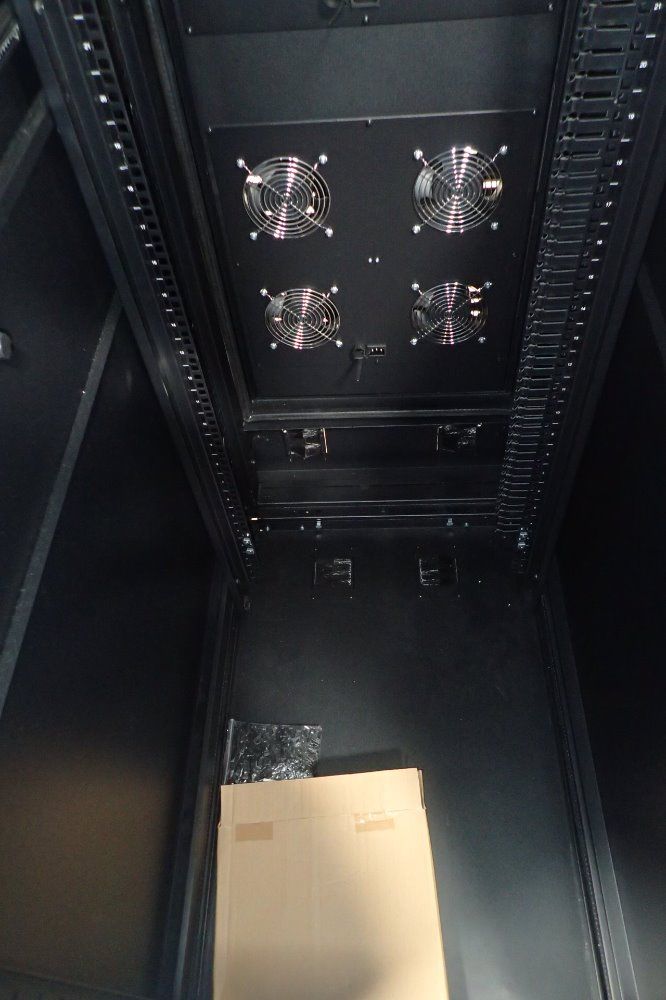 Tripp Lite Computer Servo Cabinet