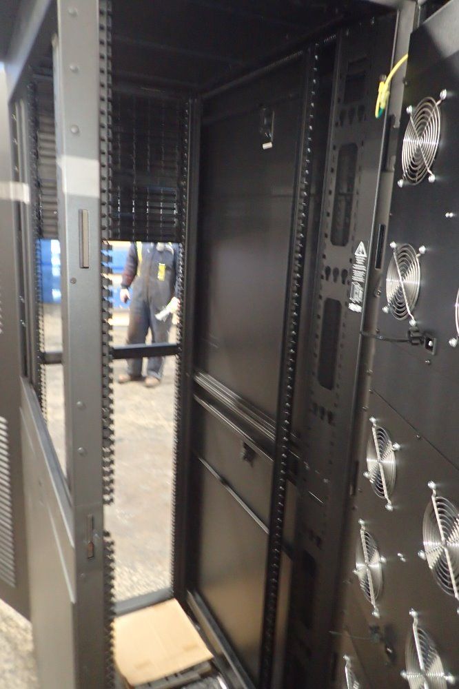 Tripp Lite Computer Servo Cabinet