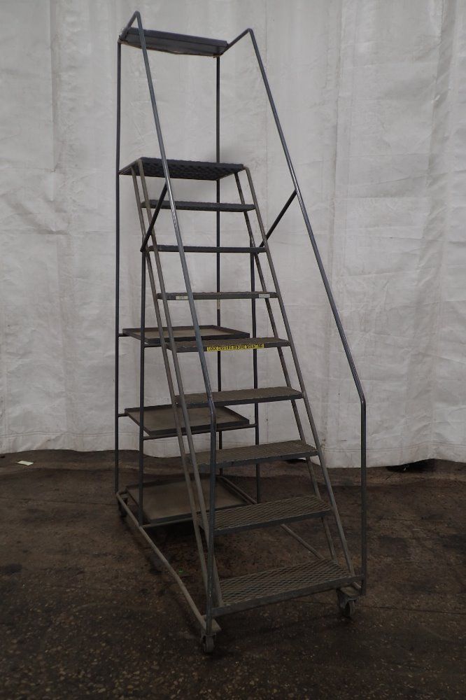 Garlin Step Ladder