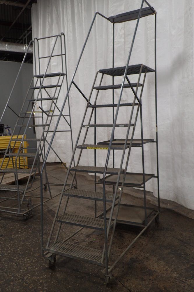 Garlin Step Ladder