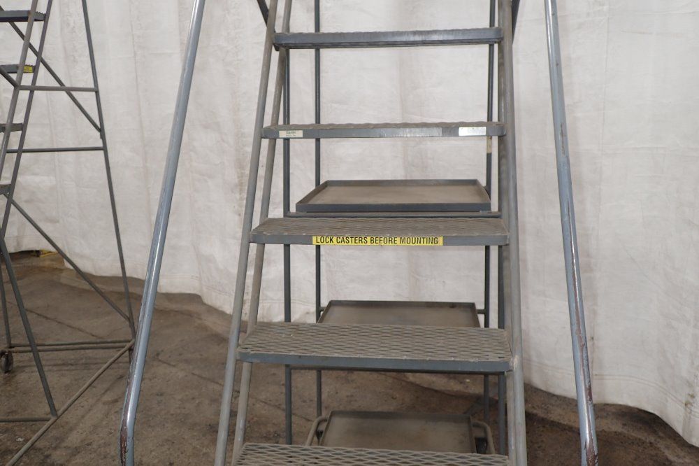 Garlin Step Ladder