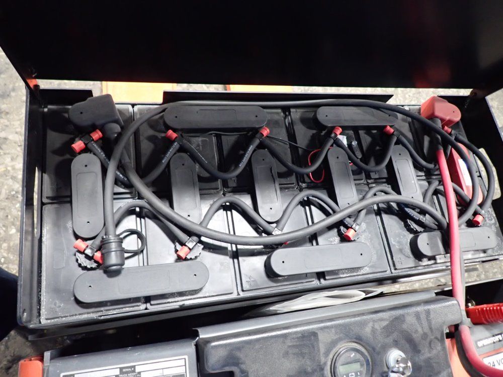 Linde Electric Pallet Jack