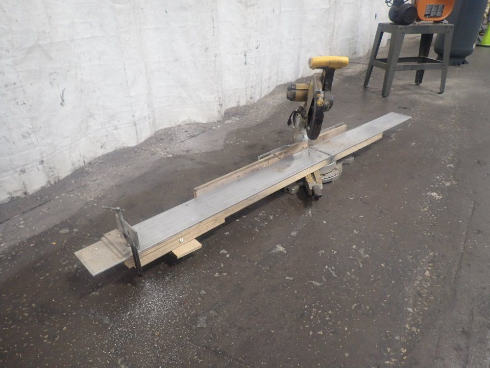 Dewalt 12" Sliding Mitre Saw