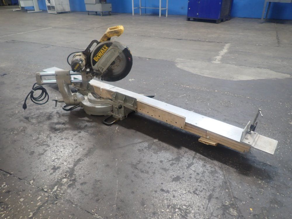 Dewalt 12" Sliding Mitre Saw