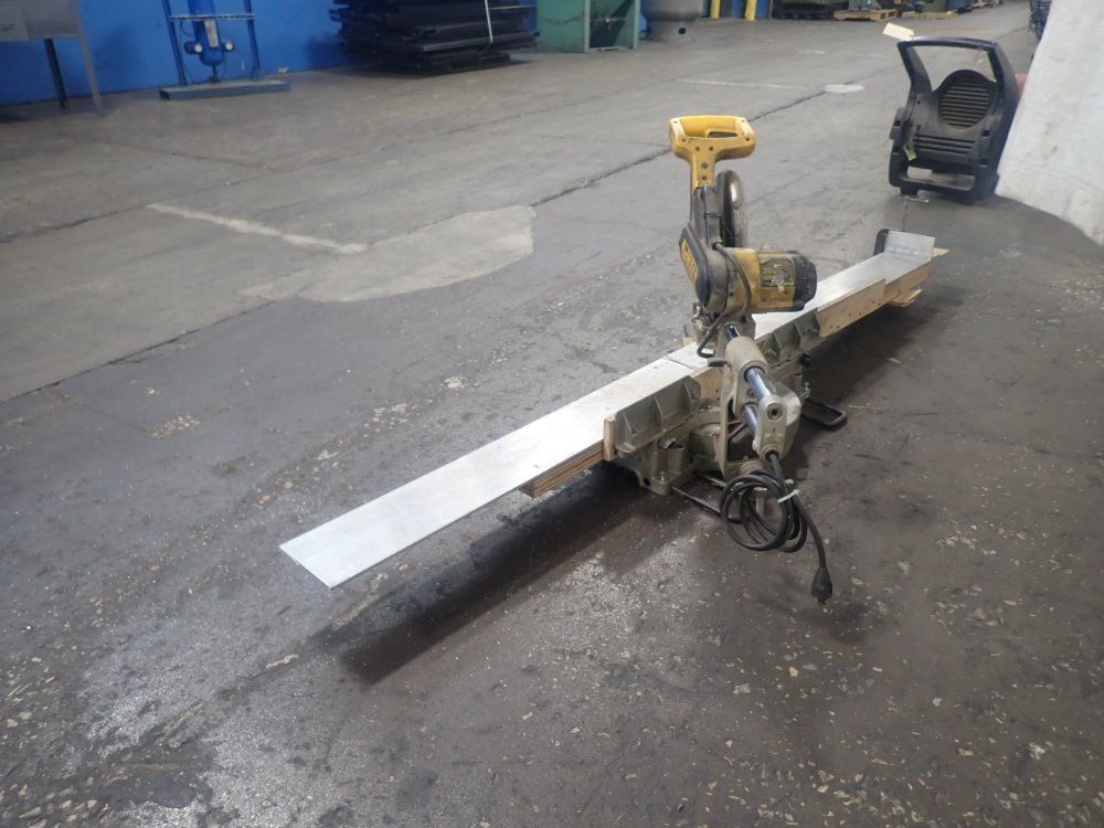 Dewalt 12" Sliding Mitre Saw