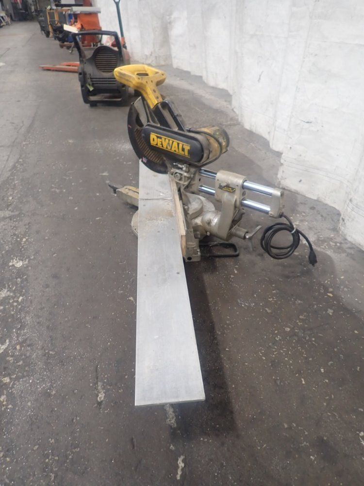 Dewalt 12" Sliding Mitre Saw