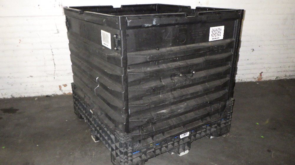 A.r. Arena Products 40" X 45" X 40" Id Collapsible Plastic Crate - 4548451-1