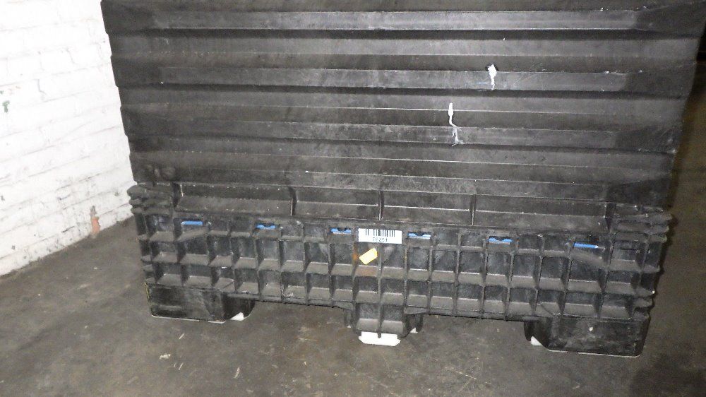 A.r. Arena Products 40" X 45" X 40" Id Collapsible Plastic Crate - 4548451-1