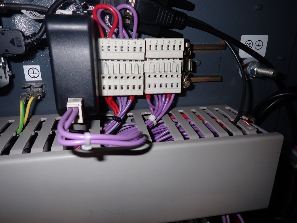 Atlas Copco 18.5 Kw/ 25 Hp Ga18vsd Air Compressor - Ga18vsd