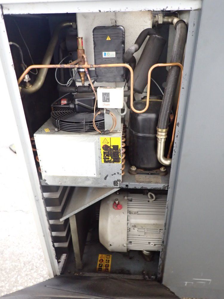Atlas Copco 18.5 Kw/ 25 Hp Ga18vsd Air Compressor - Ga18vsd