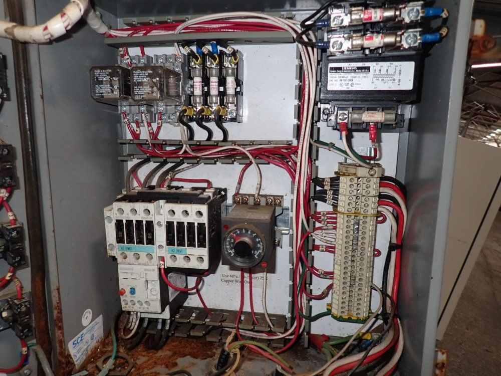 Flexicon 24" X 24" X 24" Auger Feeder