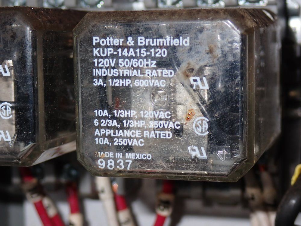 Flexicon 24" X 24" X 24" Auger Feeder