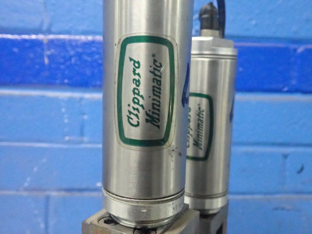 Clippard Air Fixture