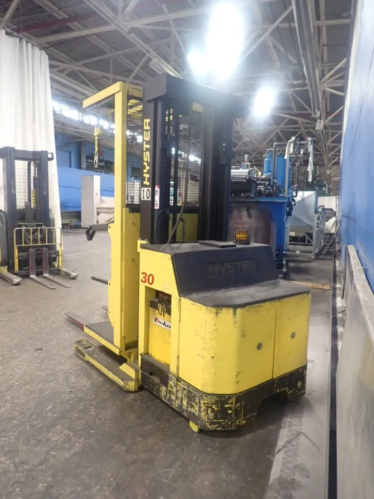 Hyster 3000# R30xms Electric Order Picker - R30xms