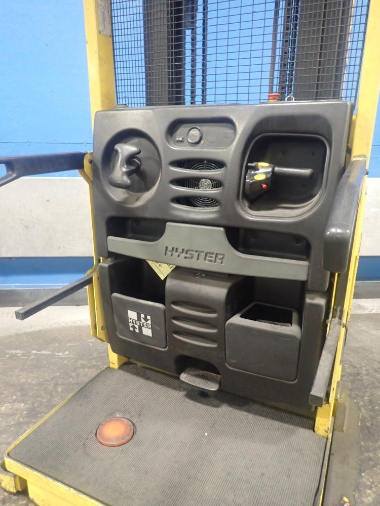 Hyster 3000# R30xms Electric Order Picker - R30xms