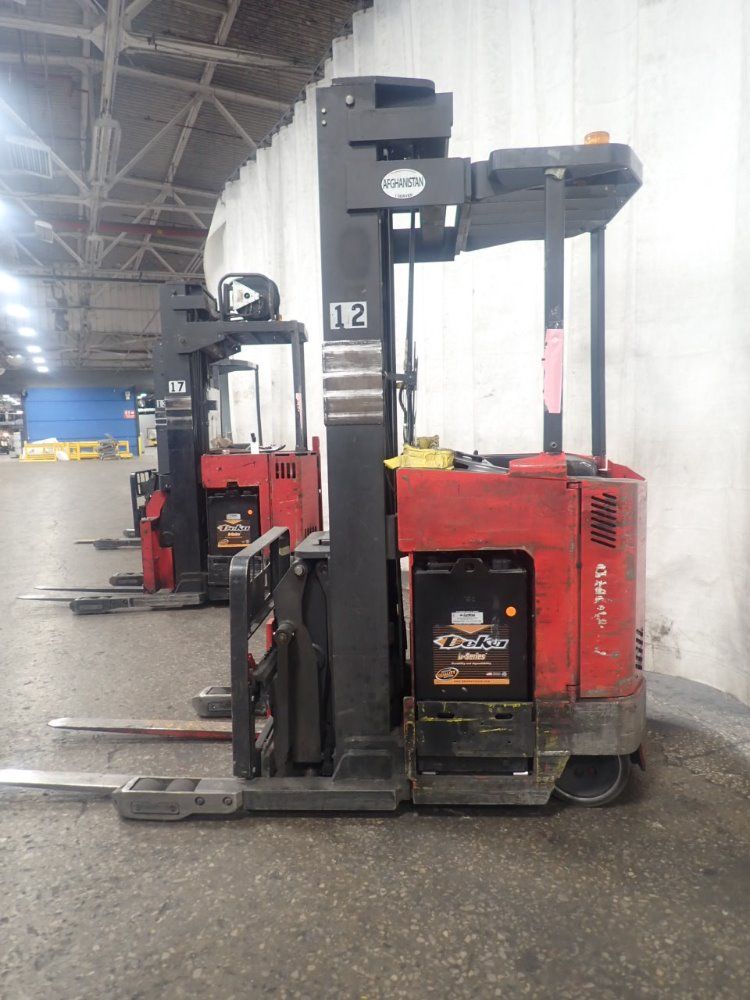 Raymond 3000# Easi Electric Reach Lift - Easi