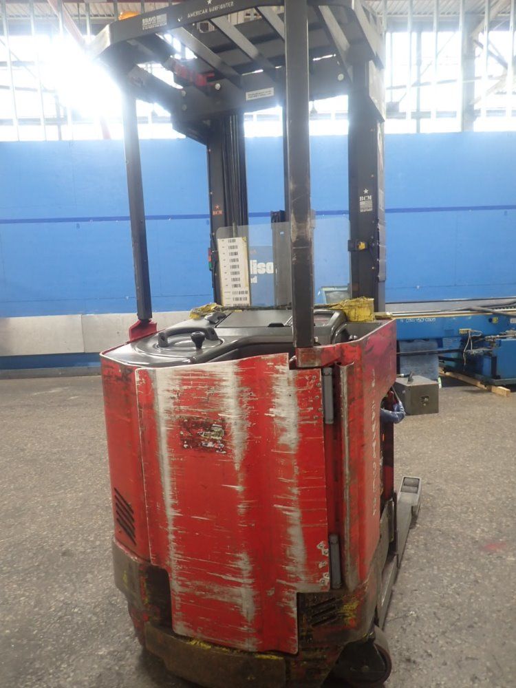 Raymond 3000# Easi Electric Reach Lift - Easi