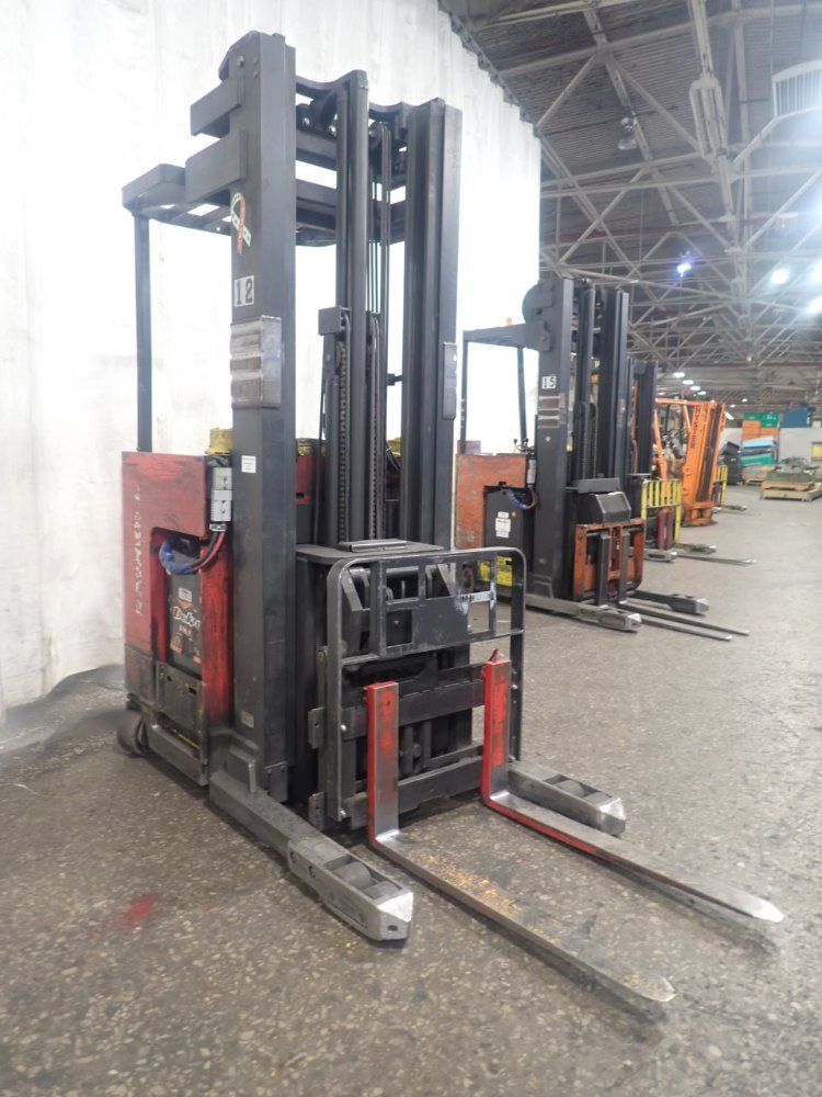 Raymond 3000# Easi Electric Reach Lift - Easi