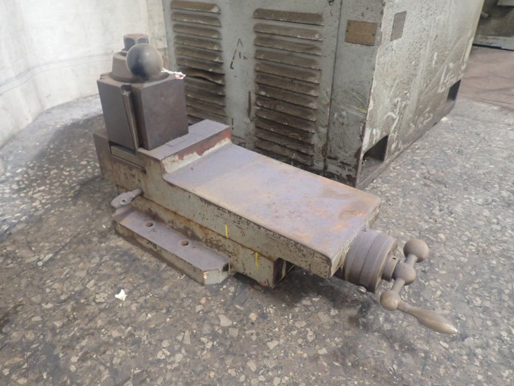 Tarnow 23"/32" X 120" Tuj 50m / 120 Gap-bed Lathe - Tuj 50m / 120