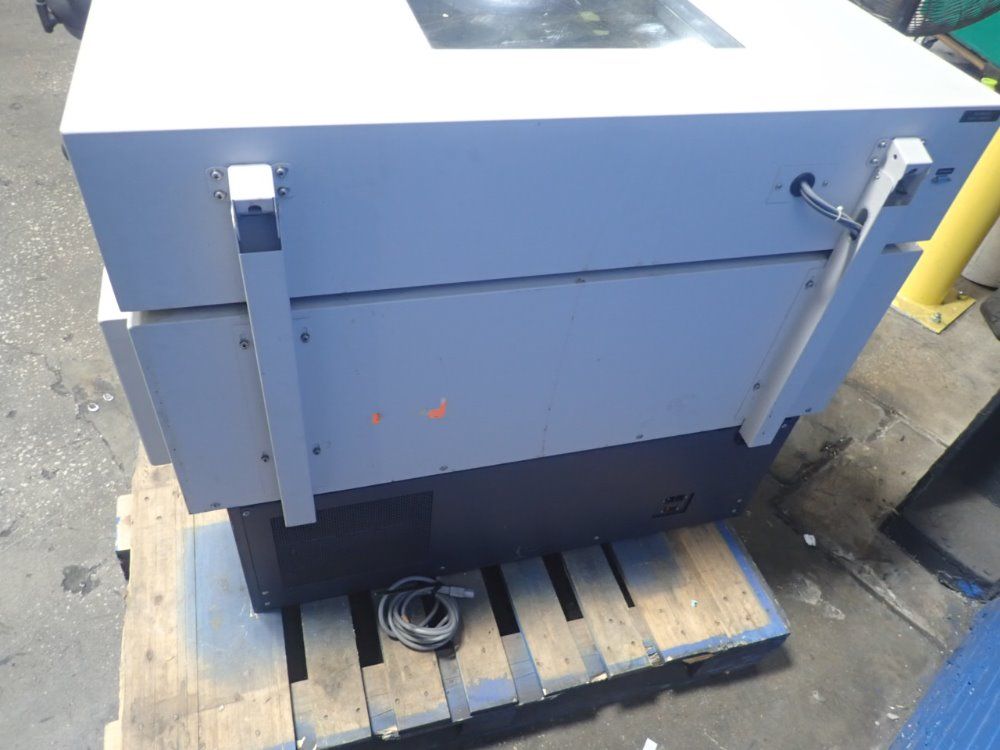 Innova Refrigerated Incumbator Shaker