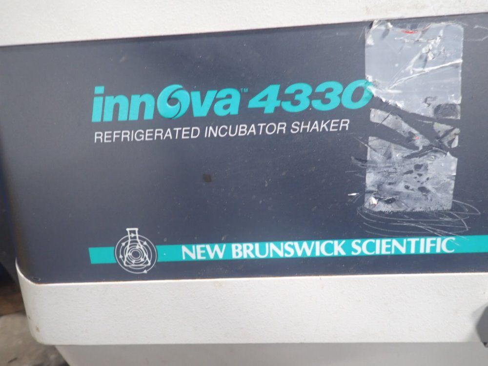 Innova Refrigerated Incumbator Shaker