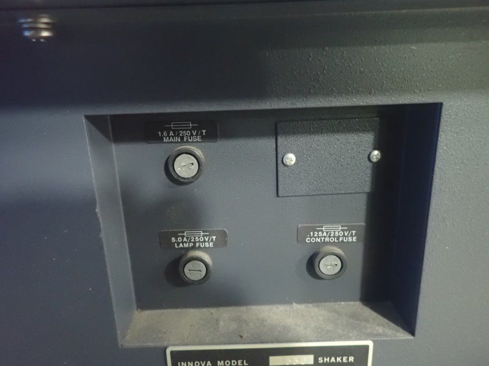 Innova Refrigerated Incumbator Shaker