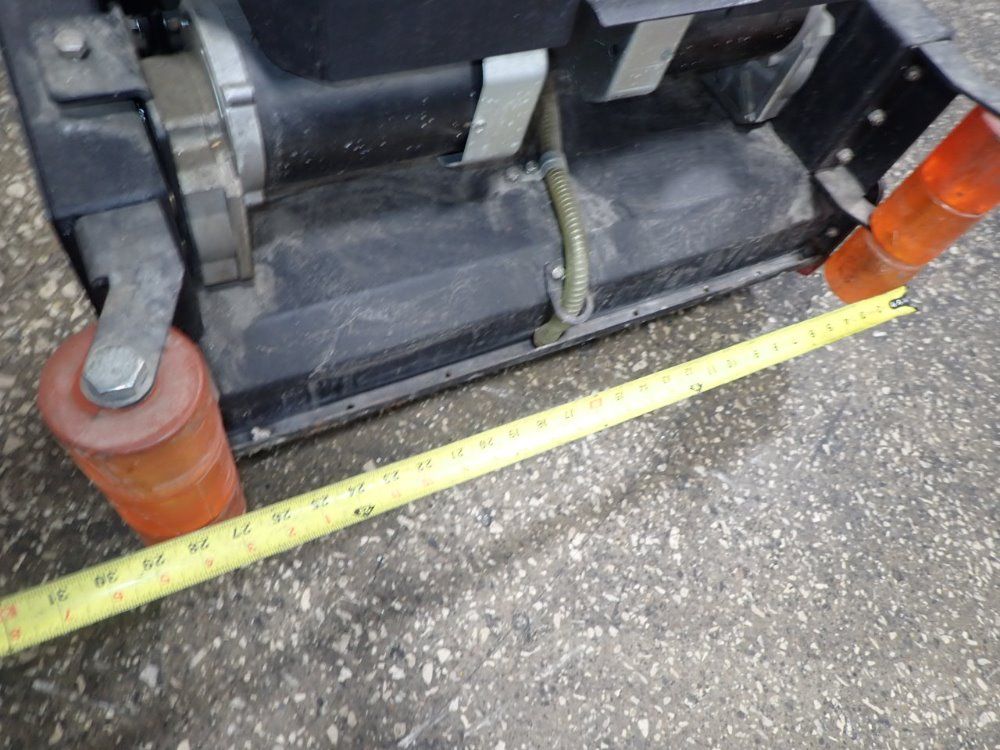 Factory Cat 32" Magnum 27-c Floor Scrubber - Magnum 27-c