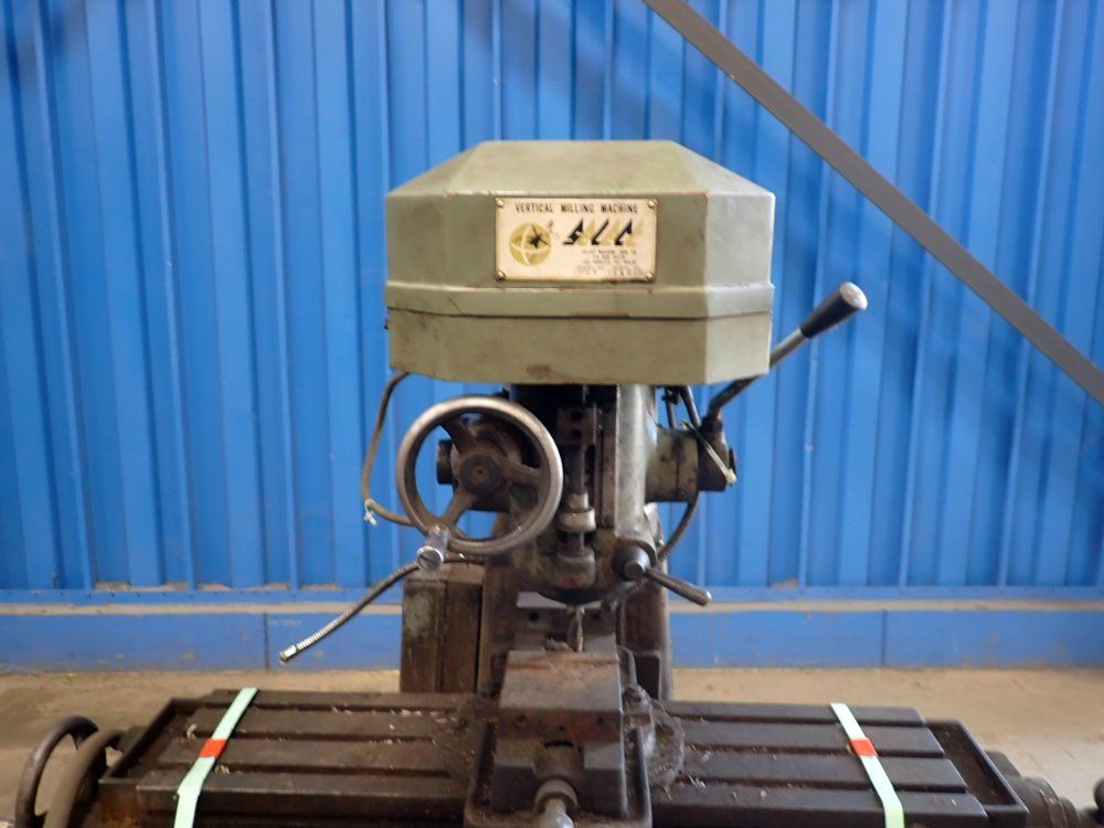 Select Machine Tool Co. 30" X 7" Vertical Mill - 1/2 V