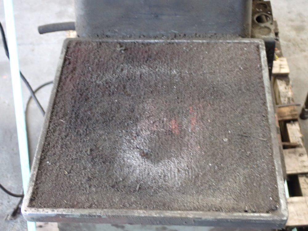 Select Machine Tool Co. 30" X 7" Vertical Mill - 1/2 V