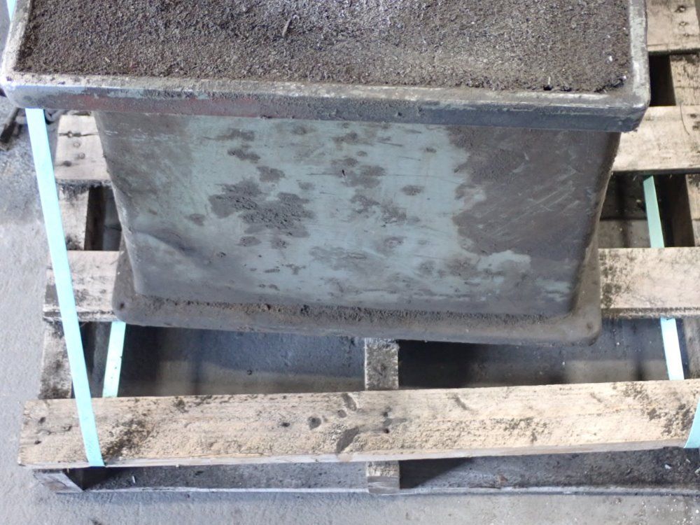 Select Machine Tool Co. 30" X 7" Vertical Mill - 1/2 V