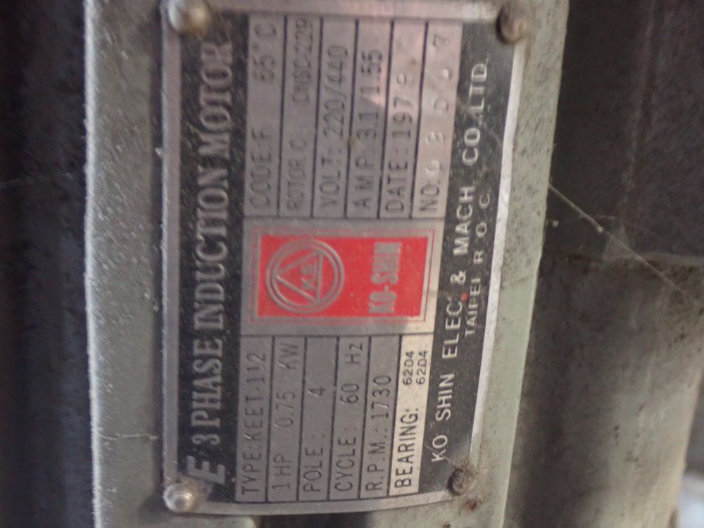 Select Machine Tool Co. 30" X 7" Vertical Mill - 1/2 V