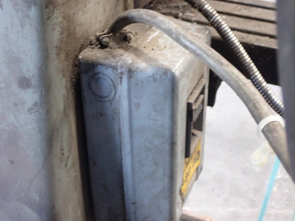 Select Machine Tool Co. 30" X 7" Vertical Mill - 1/2 V