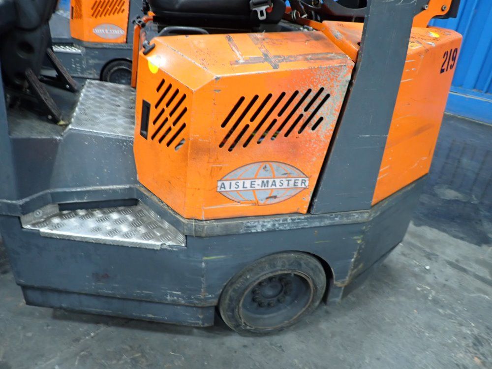 Aisle Master 2000kg Forklift - 44s