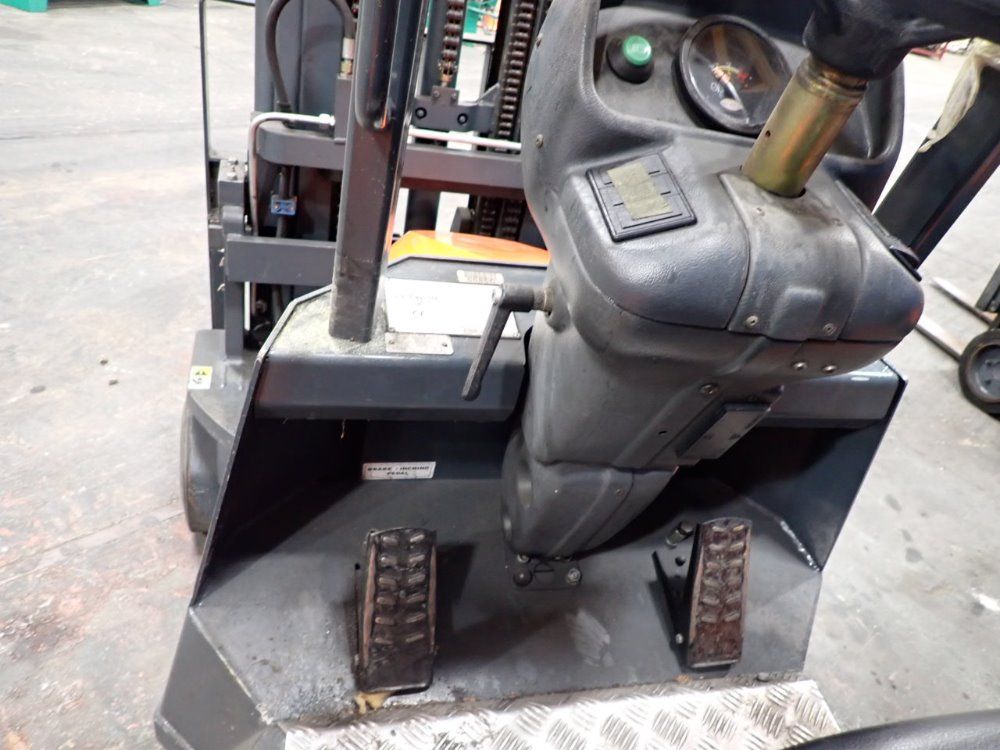 Aisle Master 2000kg Forklift - 44s