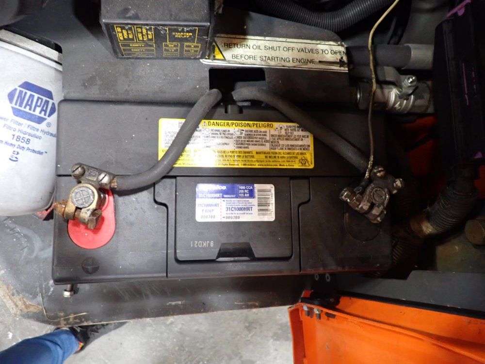 Aisle Master 2000kg Forklift - 44s