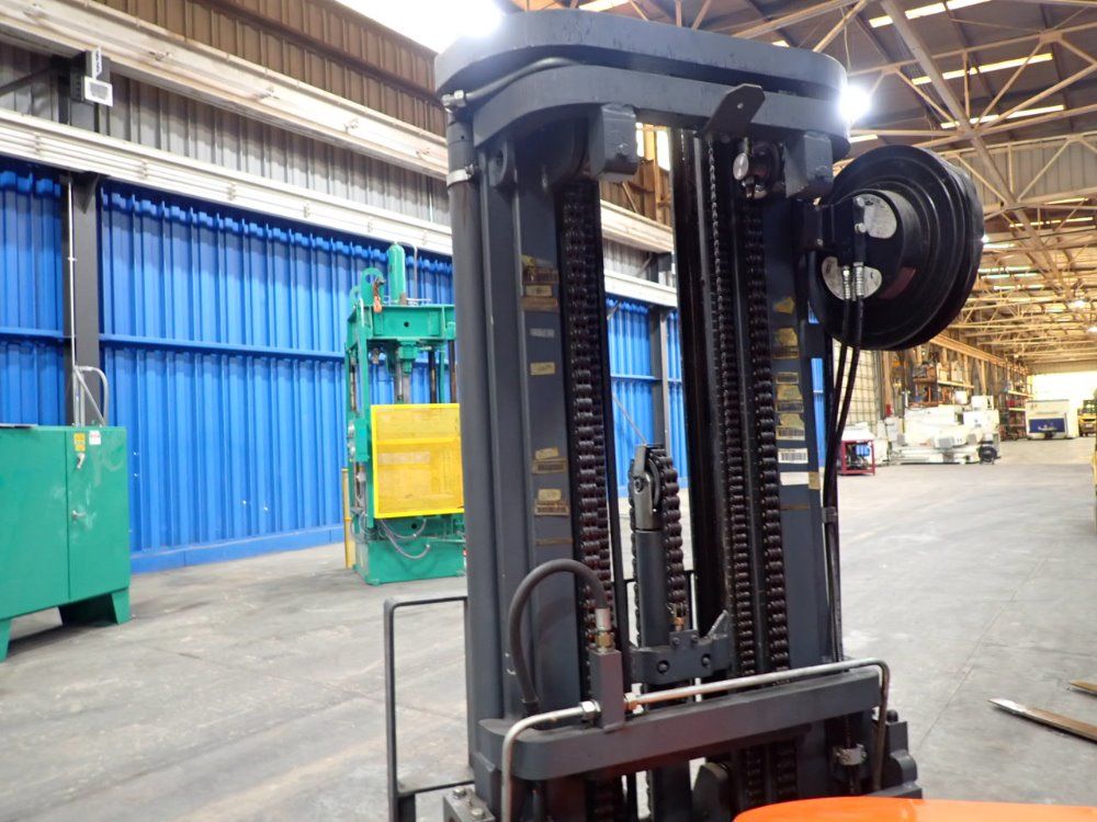 Aisle Master 2000kg Forklift - 44s