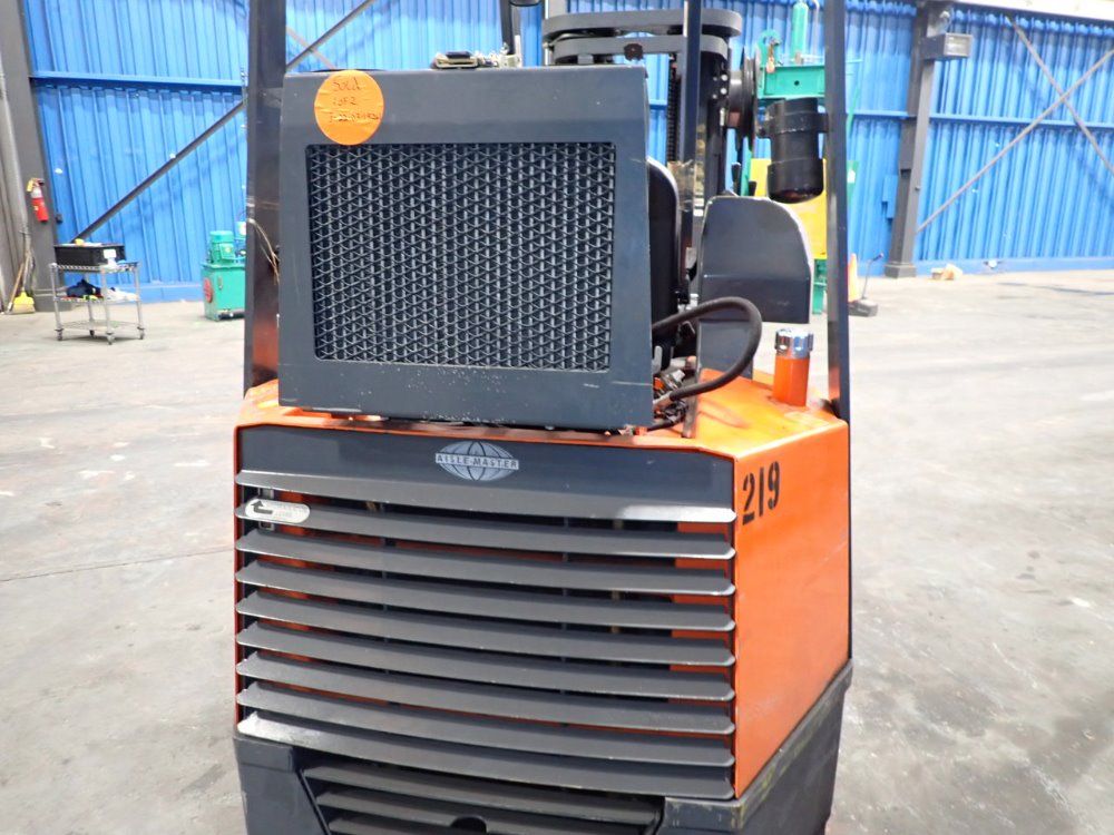 Aisle Master 2000kg Forklift - 44s
