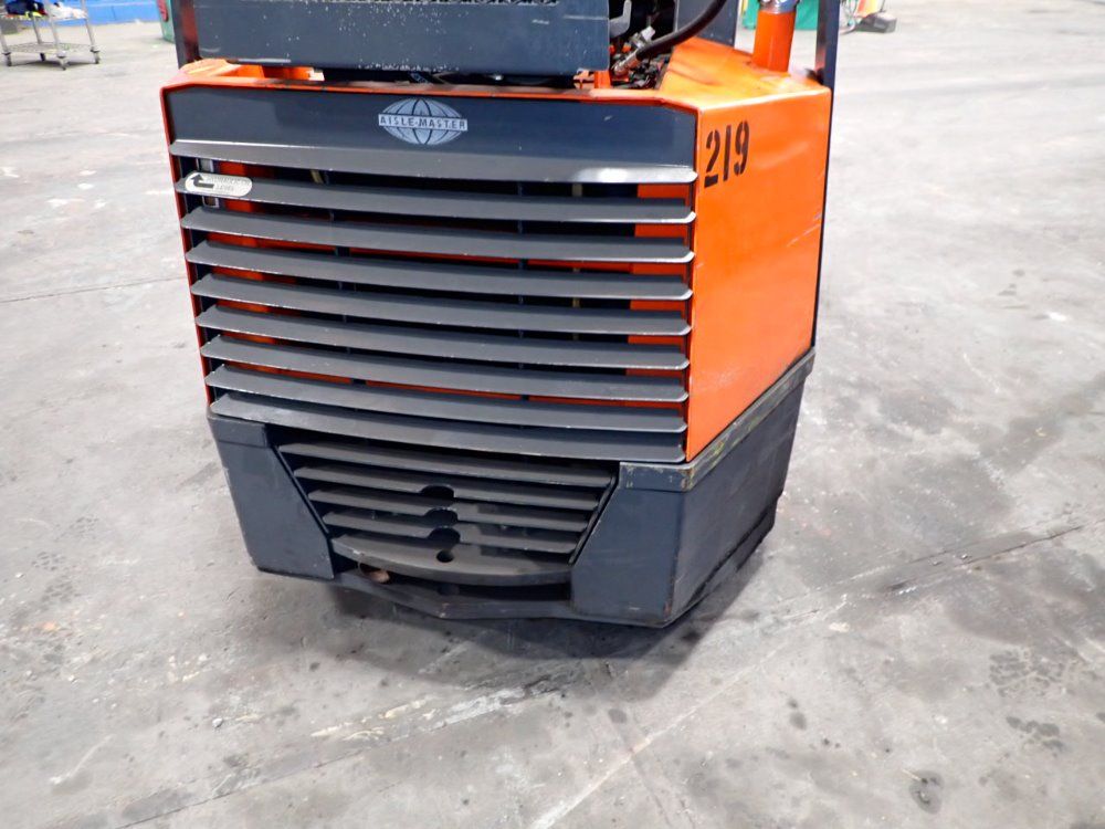 Aisle Master 2000kg Forklift - 44s