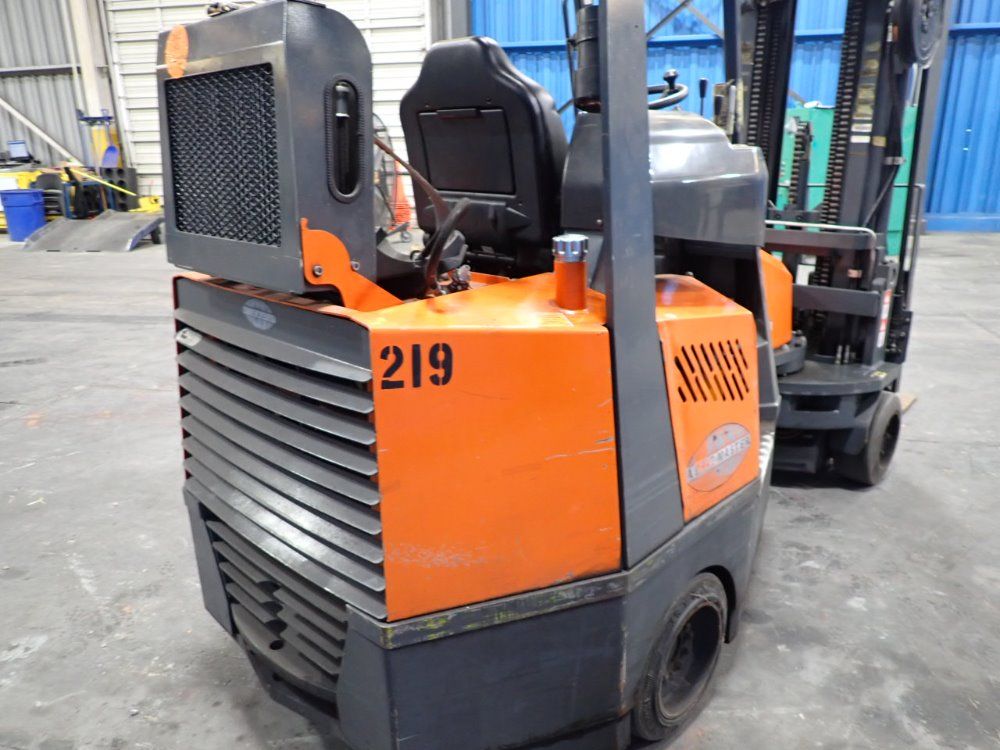 Aisle Master 2000kg Forklift - 44s