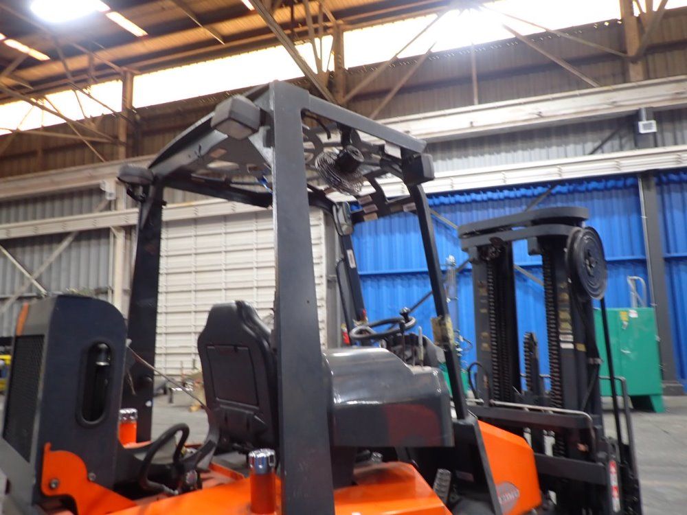 Aisle Master 2000kg Forklift - 44s