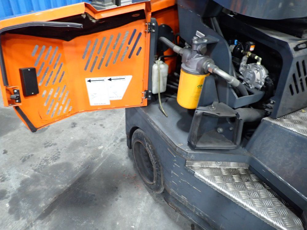 Aisle Master 2000kg Forklift - 44s