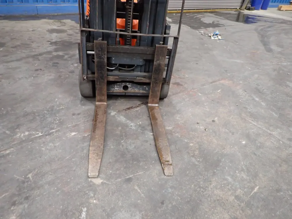 Aisle Master 2000kg Forklift - 44s