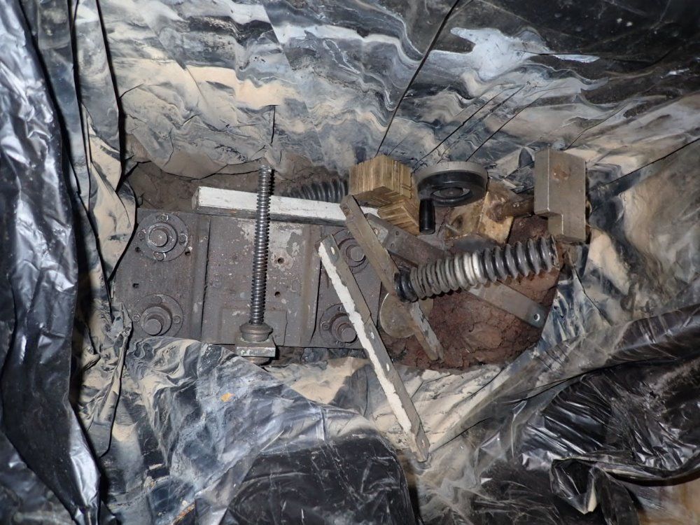 Struers 14" Cut Off Saw