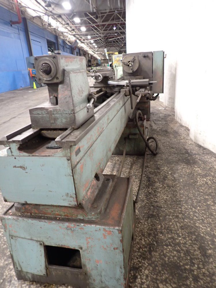 Tarnow 24"/30" X 118" Tuj-50m Gap Bed Lathe - Tuj-50m